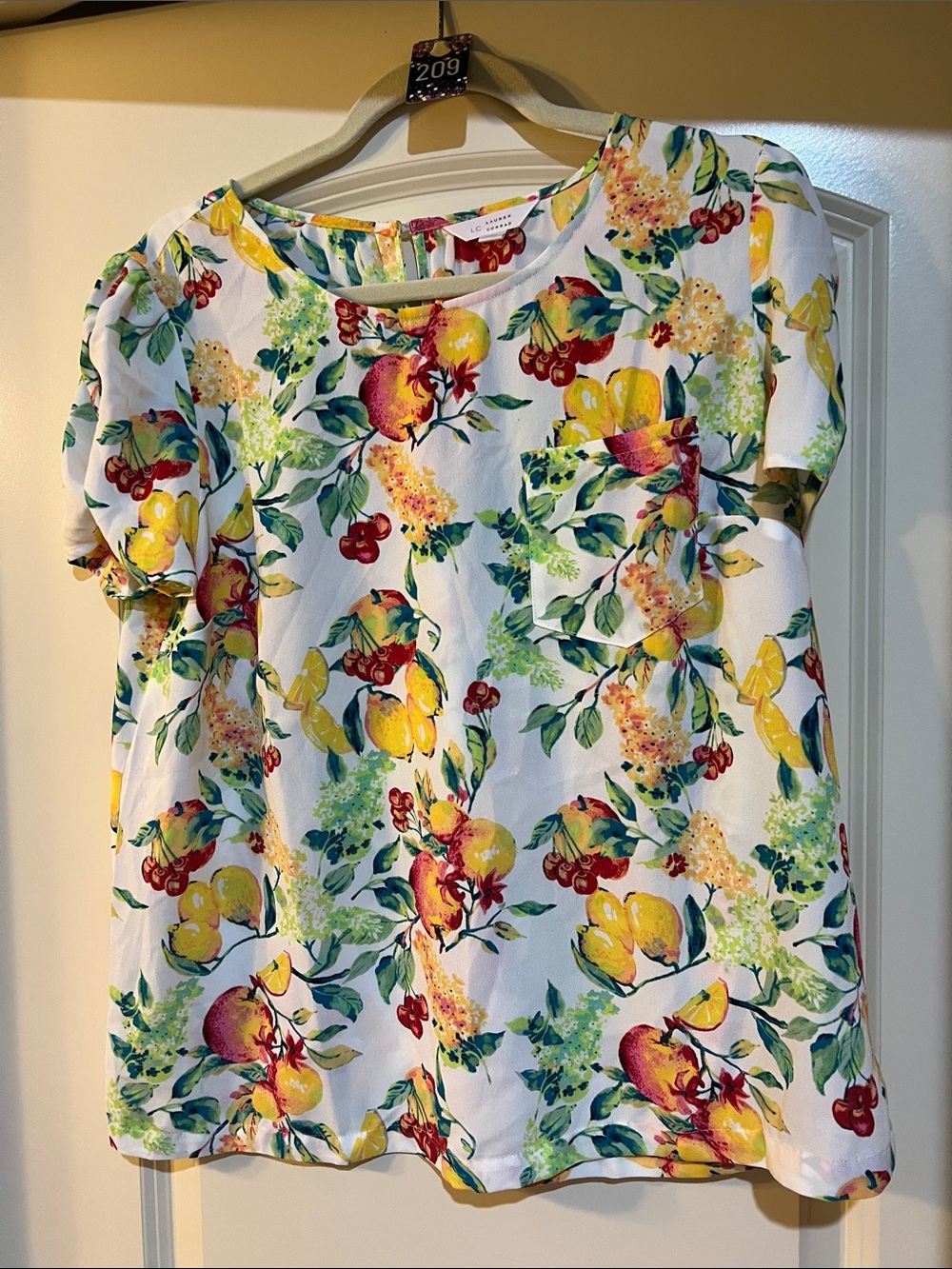 LC Lauren Conrad White Floral & Fruit Print Short Sleeve Blouse H209